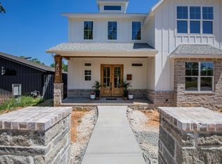 402 NW 7th St, Bentonville, AR 72712