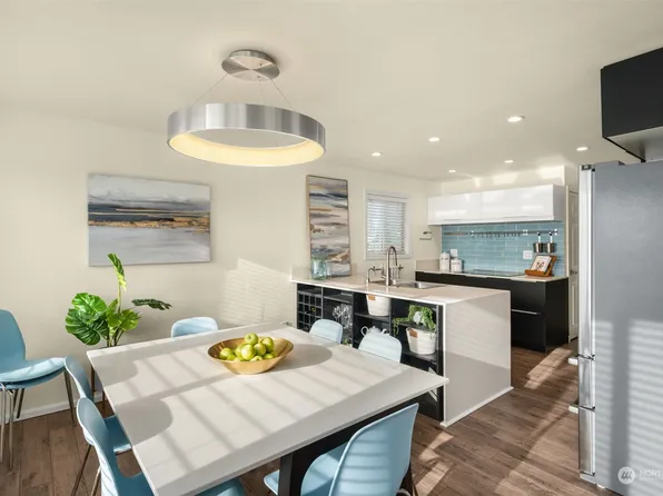 23407 Lakeview Drive #G201, Mountlake Terrace, WA 98043