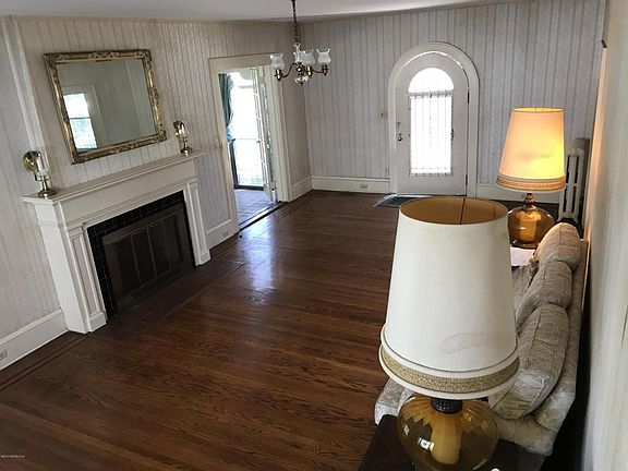 4th image of 1420 Edgewood Cir
