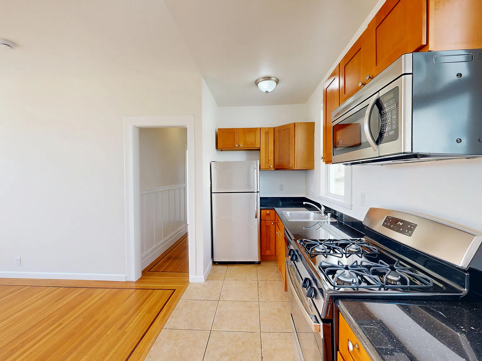 1547 Clay Street — Photo 3