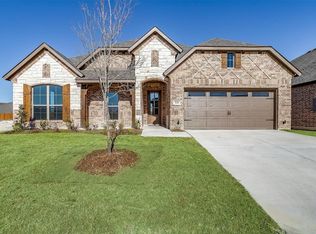 221 Resting Pl, Waxahachie, TX 75165