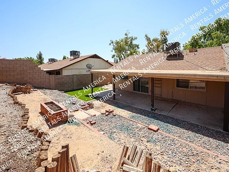 2834 E Isabella Ave — Photo 28