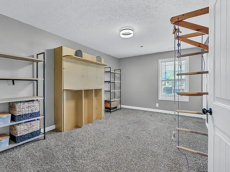 109 Easton Dr — Photo 27
