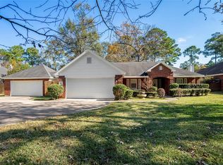 910 McDaniel Dr, Magnolia, TX 77354