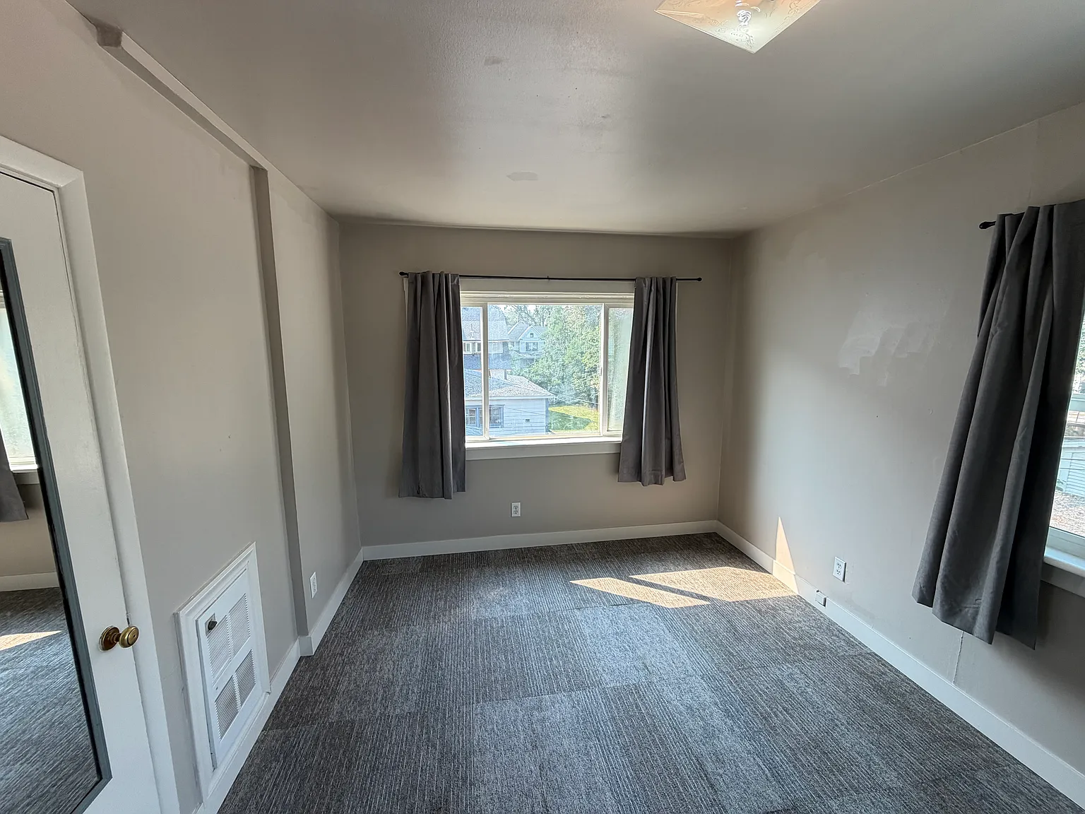 1311 N Madison St — Photo 3