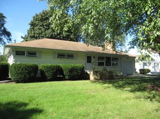 117 Howard Ave, Dundee, IL 60118