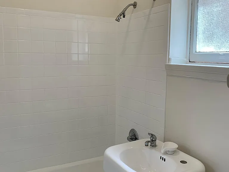1835 Clay St #101 — Photo 9