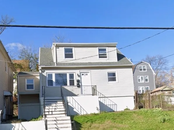 31 Bayside Ter, Jersey City, NJ 07305