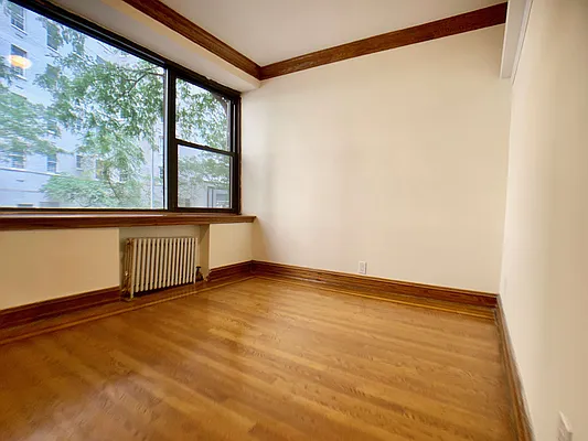 Rented by Anchor Associates | media 12
