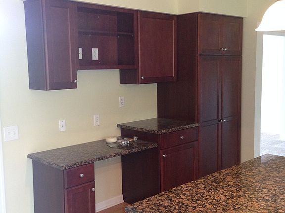 3rd image of 1864 Midchester Dr