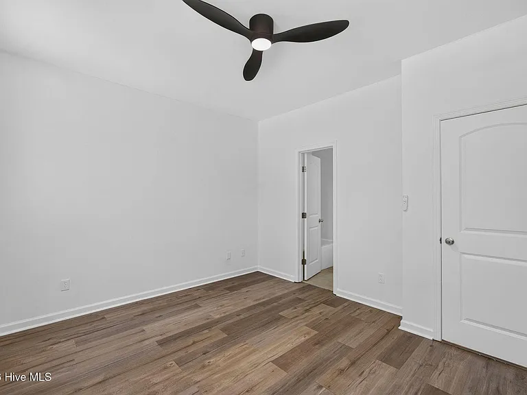 993 Downey Branch Ln — Photo 18