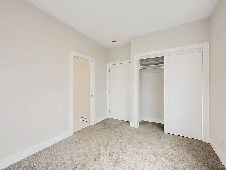 710 Catherine St — Photo 43