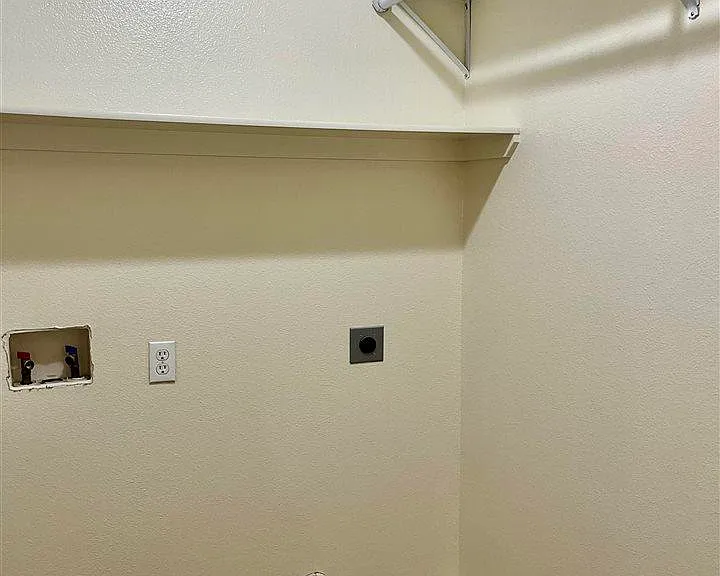 4 Johnathan Pl — Photo 6