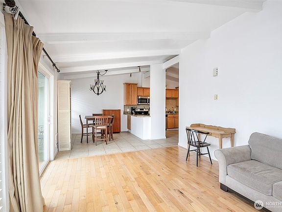 4th image of 1302 N 6th Street #10