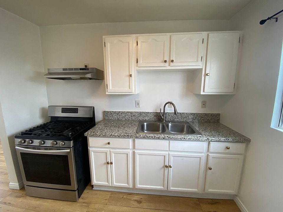 1st image of 5614 S Western Ave #6