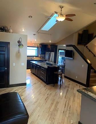 5th image of 975 Shoreacres Dr