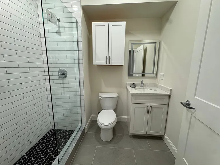 8 Avon St — Photo 24