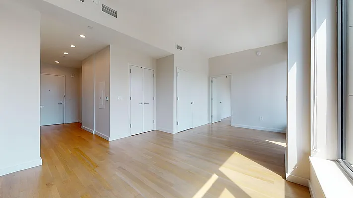 Rented by Bond New York | media 29