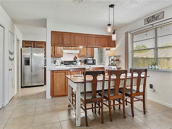 4th image of 3005 Jennifer Dr