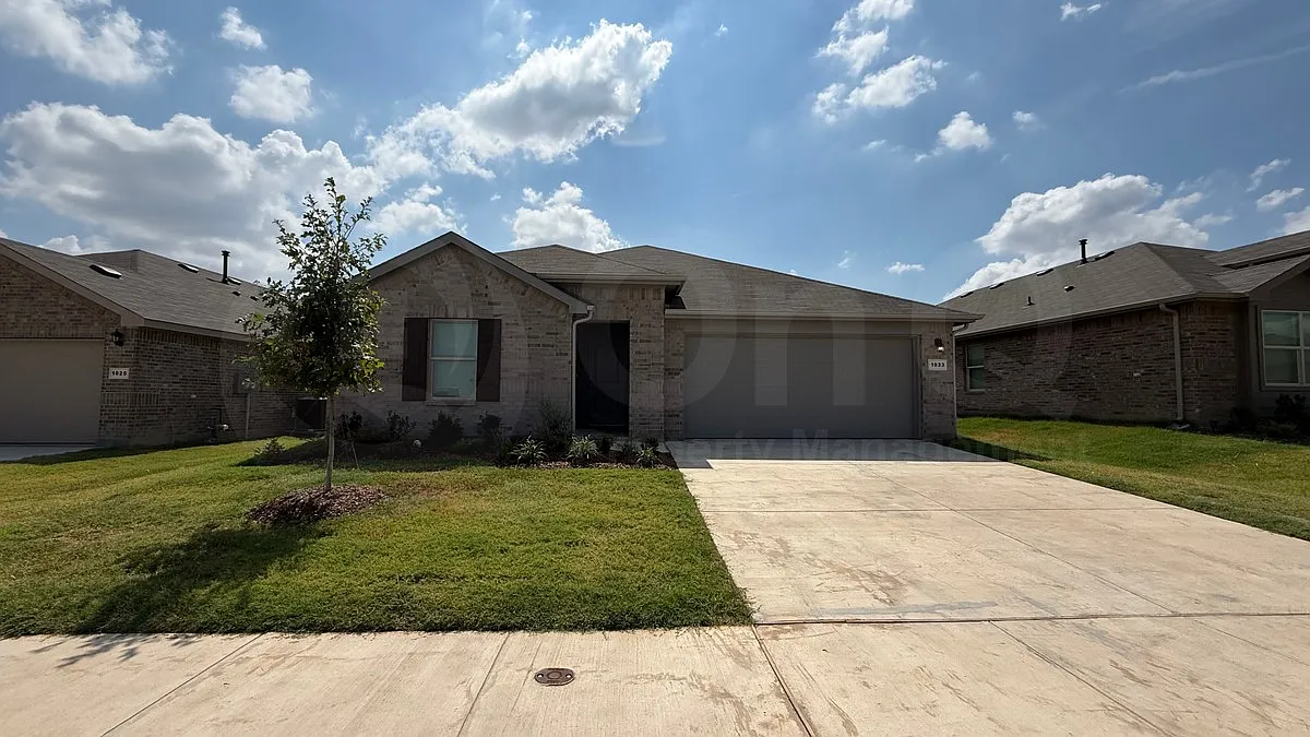 5 bed, 3.0 bath, 2100 sqft, $2,850 — Photo 1