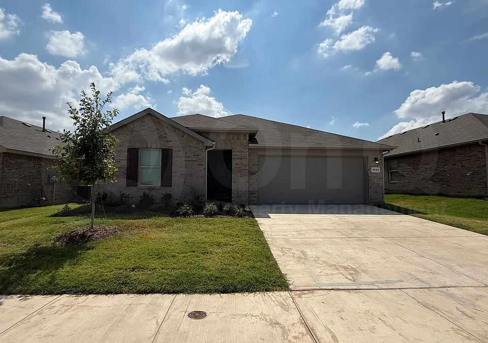 1033 Foxburg Dr
