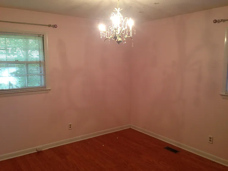 512 Layne St — Photo 12