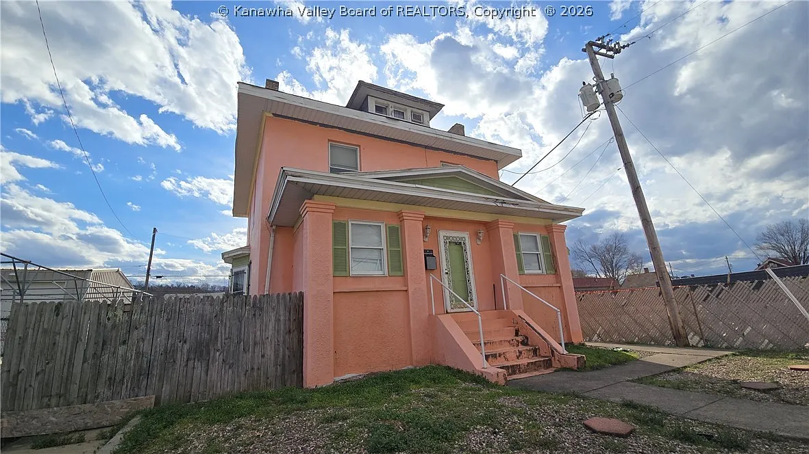 615 Central Ave photo 1