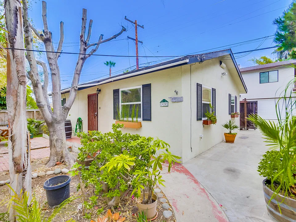 22 Beryl St #920