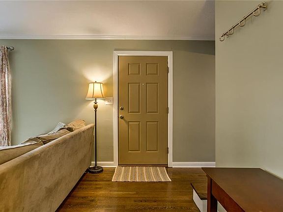 3rd image of 5018 W 57th St