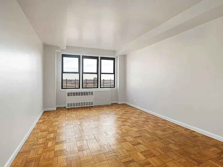 460 E 79th St #15F — Photo 5