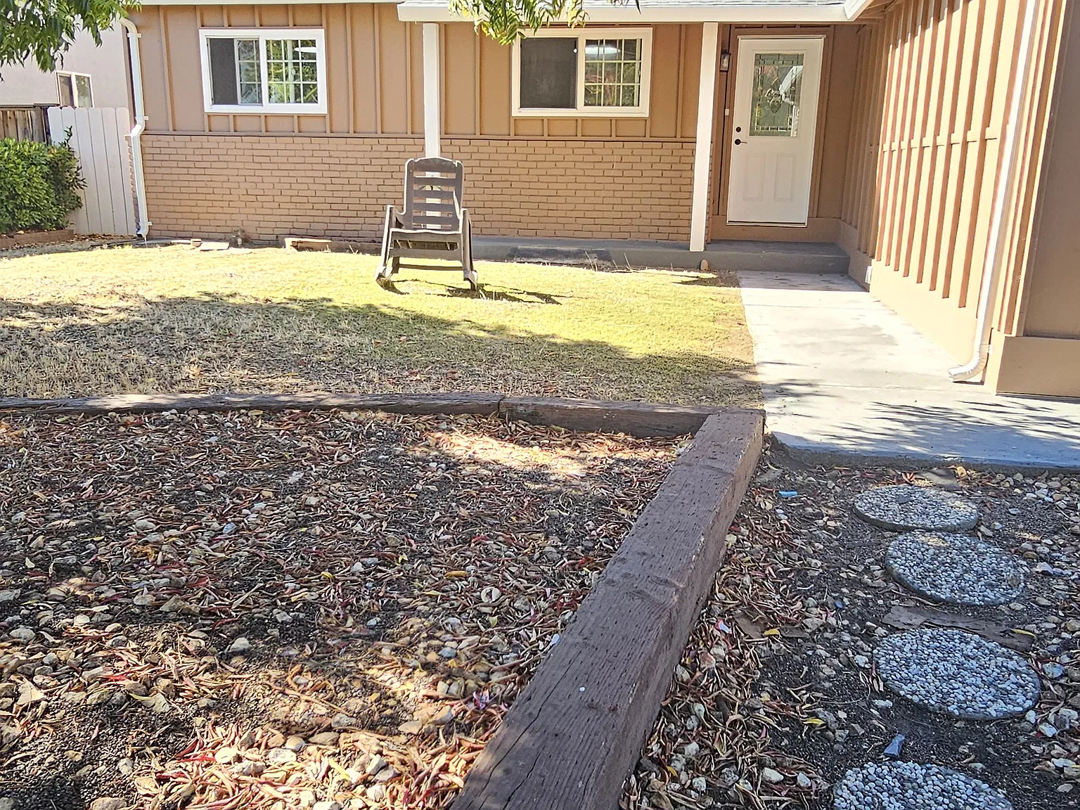 2030 Rainier Dr — Photo 2