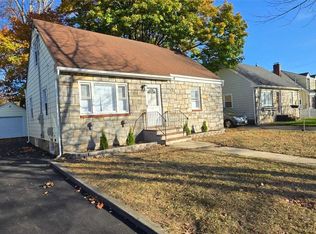 234 Rutland Rd, Freeport, NY 11520