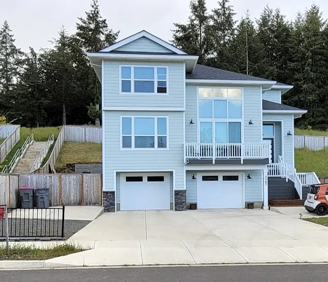 3087 NW Elizabeth — Photo 1