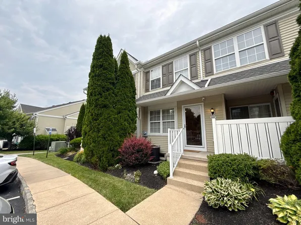 267 Flagstone Rd #6, Chester Springs, PA 19425