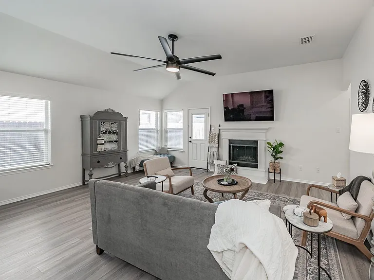 9040 Weller Ln — Photo 5