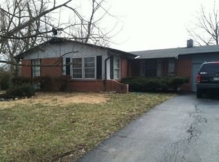 1003 E Cindy St, Carbondale, IL 62901