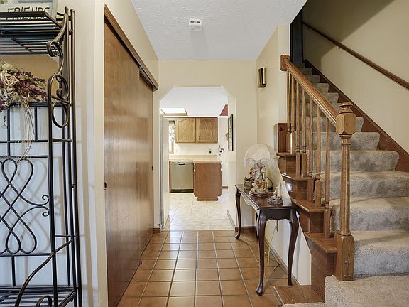 4th image of 10052 Hounsdale Dr
