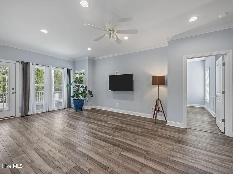 164 Bay View Dr — Photo 8