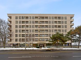 1 Leaside Park Dr #206, Toronto, ON M4H 1R1