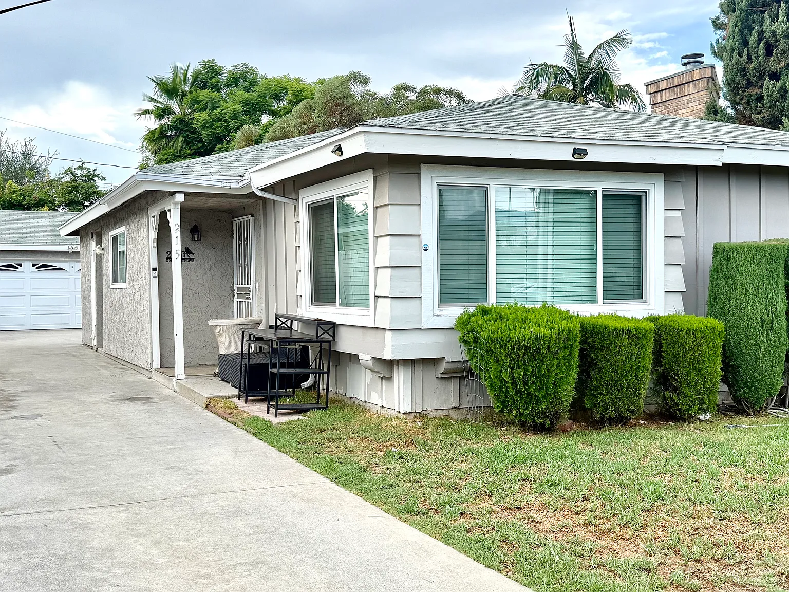 215 S. Meridith Ave — Photo 1