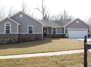 3138 E Iroquois St, Springfield, MO 65804