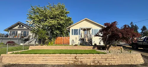339 Farragut Ave N Photo 1