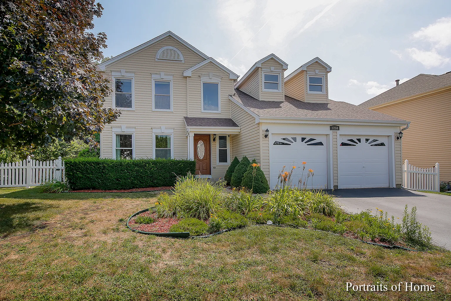 1258 Rose Ave photo 1