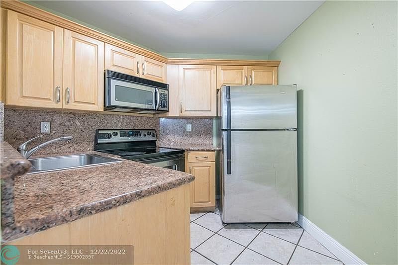 1st image of 690 W Park Dr #2-207