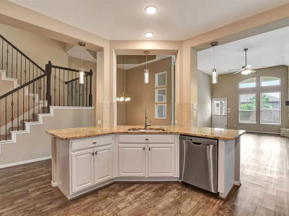 11711 Petal Falls Ln, Tomball, TX 77377