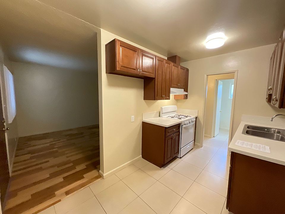 1st image of 21615 Pioneer Blvd #2