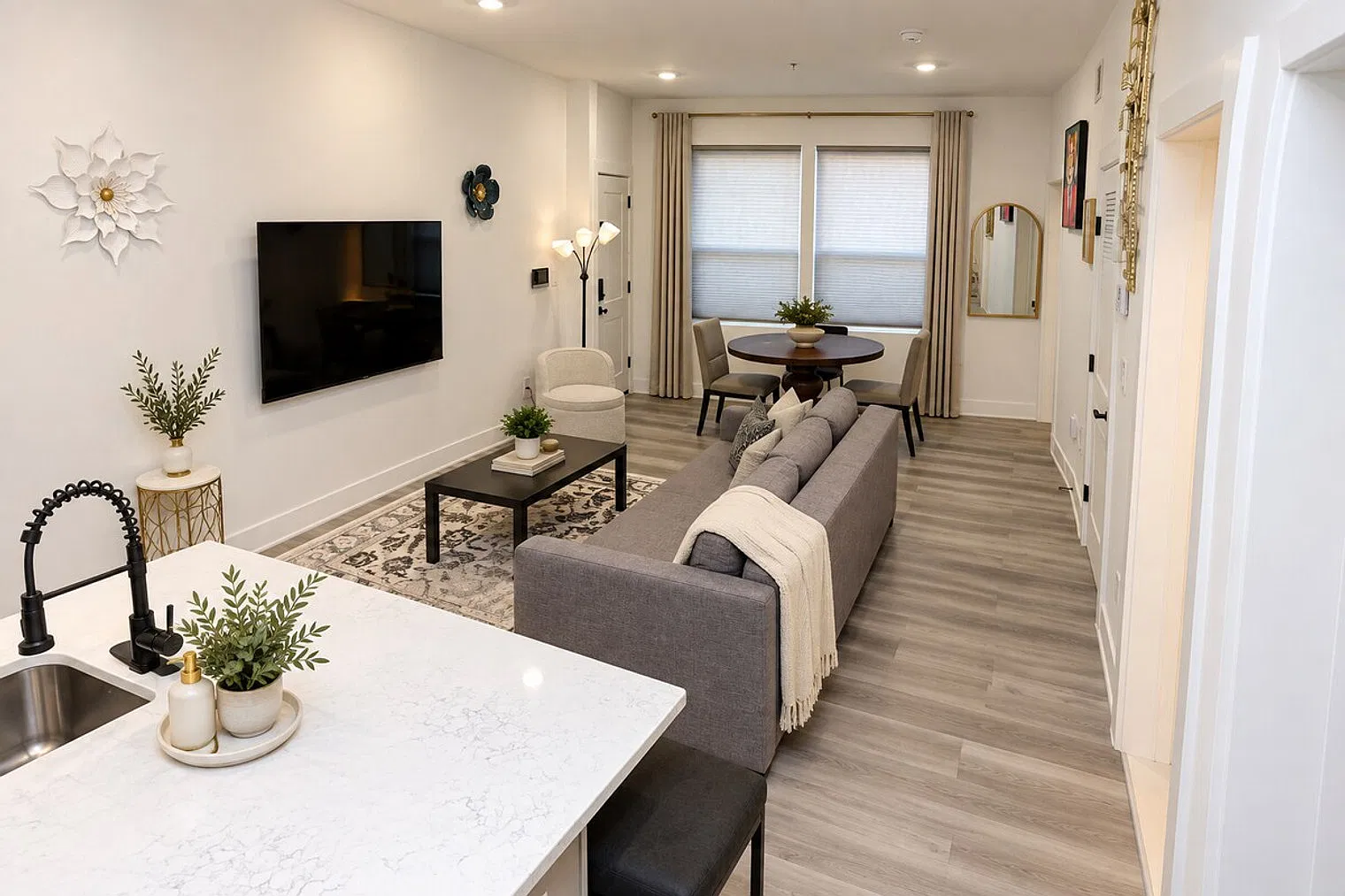 2 bed, 2.0 bath, $5,494 — Photo 3