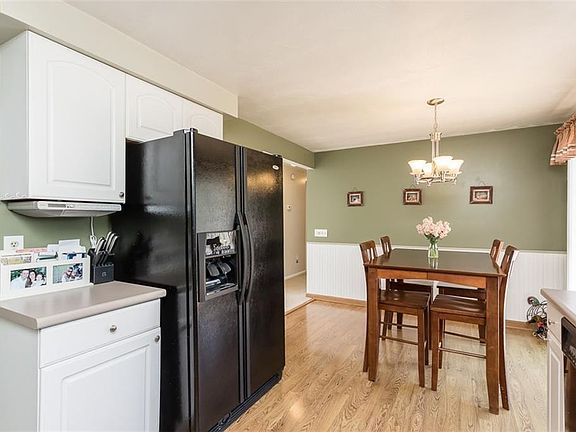 4th image of 2358 Timberline Dr