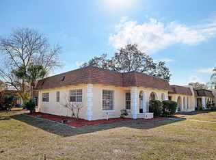 9997 85th St, Seminole, FL 33777