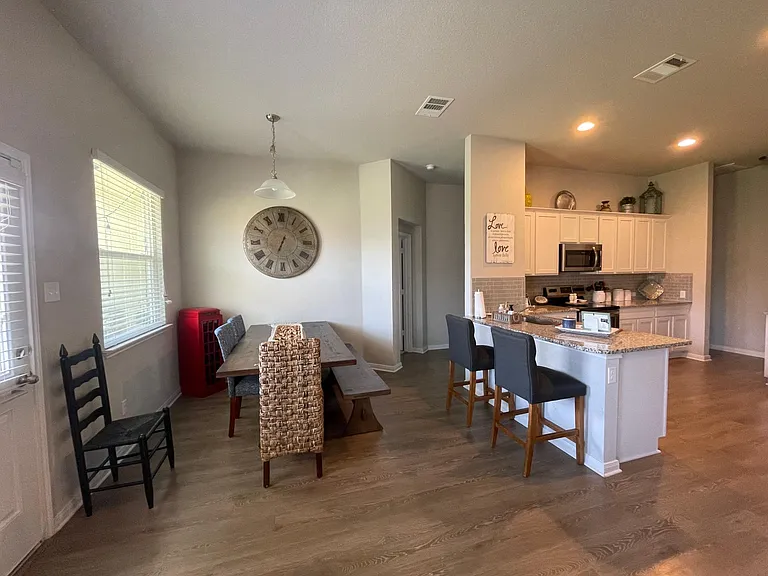 Breakfast room